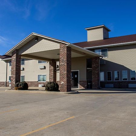 Belva Deer Inn Sigourney Exterior foto