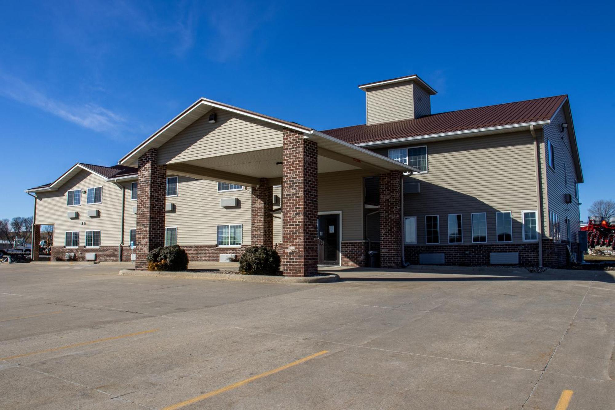 Belva Deer Inn Sigourney Exterior foto